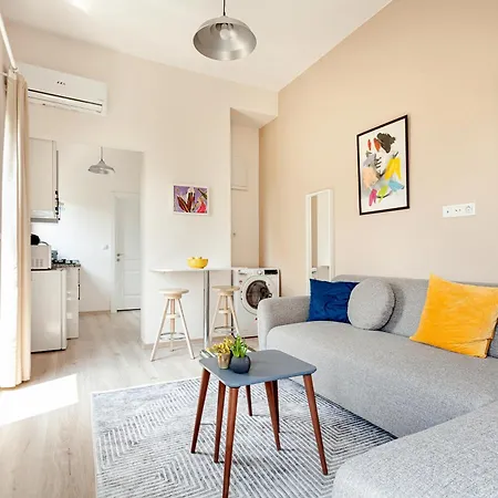 Apartment Whisper Flats By Oval