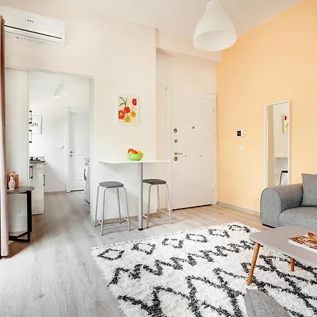 Whisper Flats By Oval Apartment